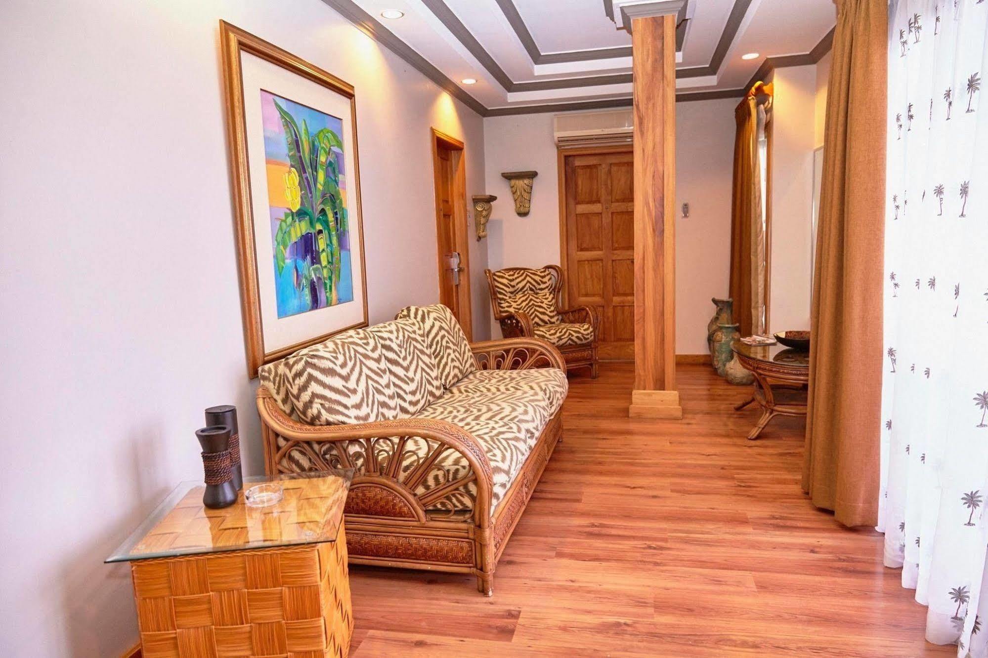 Tradewinds Hotel Сан-Фернандо Екстер'єр фото